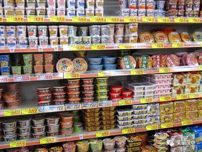 汉中某学校一桶泡面卖10元引质疑，市场监管局介入调查预包装食品定价